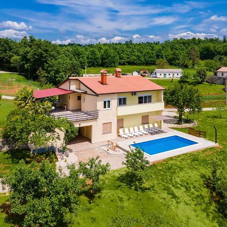 Holiday Home Larisa - Ipc141 By Interhome Pićan Екстериор снимка
